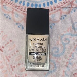 Wet n Wild Photo Focus Foundation - Porcelain